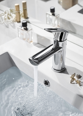 Grifo de lavabo de un solo orificio, grifo de baño cromado, mango de zinc
